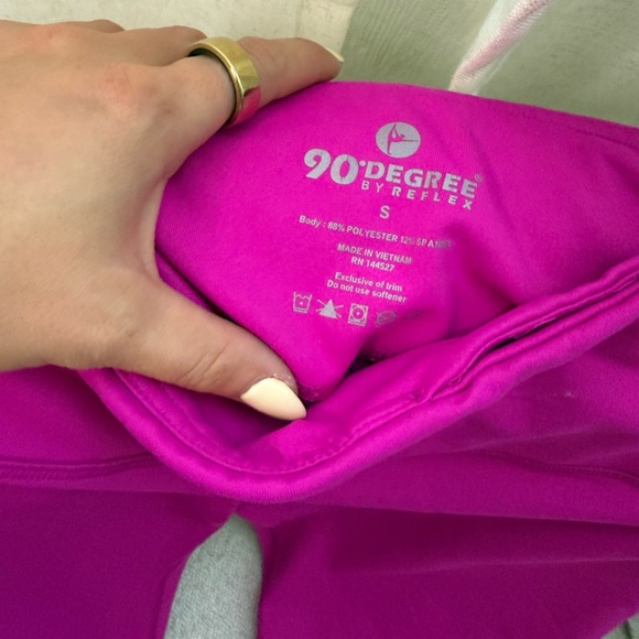 Reflex Fuchsia Leggings - Picture 3 of 4